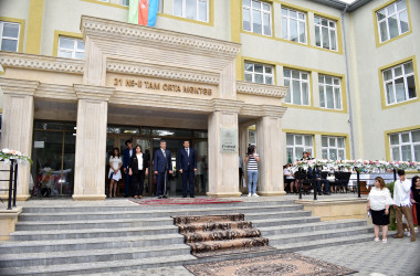 Şirvan Şəhər İcra Hakimiyyətinin başçısı “Son zəng” tədbirində iştirak edib