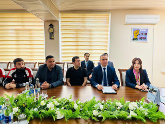 Şirvan Şəhər İcra Hakimiyyətinin başçısı İlqar Abbasov “Şirvan” futbol klubunun üzvləri ilə görüşüb.