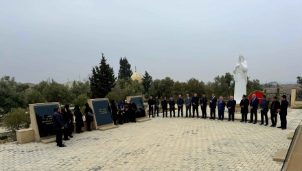 Şəhər İcra Hakimiyyətinin başçısı noyabr ayının sonuncu cümə axşamı şəhid ailəsi üzvləri ilə birlikdə Şəhidlər xiyabanını ziyarət edib.