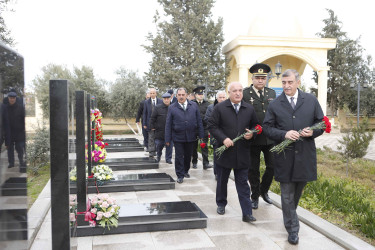 Şirvan Şəhər İcra Hakimiyyətinin başçısı noyabr ayının sonuncu cümə axşamı Şəhidlər xiyabanını ziyarət edib, şəhid ailələri ilə görüşüb.