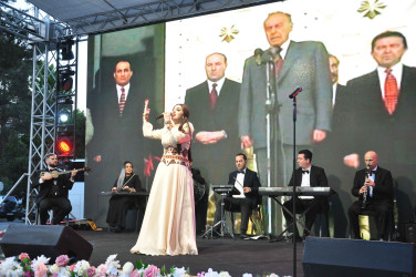 Şirvanda Ümummilli lider, Ulu Öndər Heydər Əliyevin anadan olmasının 103 illiyinə həsr olunmuş konsert təşkil edilib.