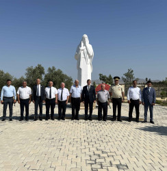 Şirvan Şəhər İcra Hakimiyyətinin başçısı iyul ayının sonuncu cümə axşamı  şəhid ailələri ilə birlikdə Şəhidlər Xiyabanını ziyarət edib.