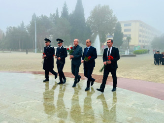 22 noyabr - ədliyyə işçilərinin peşə bayramı günüdür.