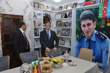 Şirvan Şəhər İcra Hakimiyyətinin başçısı İlqar Abbasov Anım Günü ərəfəsində şəhid ailələrini və müharibə əlillərini ziyarət edib.