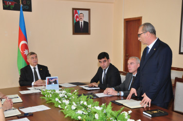 Şirvan Səhər İcra Hakimiyyətinin başçısı İlqar Abbasov vətəndaş qəbulu keçirib.