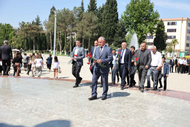Şirvanda Ümummilli lider, Ulu Öndər Heydər Əliyevin anadan olmasının 102-ci ildönümü münasibətilə xatirəsi anılıb.