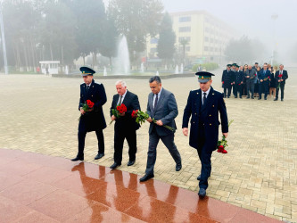22 noyabr - ədliyyə işçilərinin peşə bayramı günüdür.