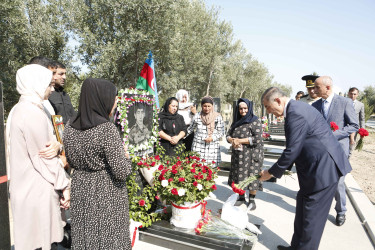 Şirvan Şəhər İcra Hakimiyyətinin başçısı ənənəvi olaraq bu ayın sonuncu cümə axşamı da şəhid ailələri ilə görüşüb 27.07.2023