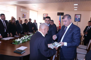 Şirvan Səhər İcra Hakimiyyətinin başçısı İlqar Abbasov növbəti vətəndaş qəbulu keçirib.