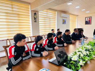 Şirvan Şəhər İcra Hakimiyyətinin başçısı İlqar Abbasov “Şirvan” futbol klubunun üzvləri ilə görüşüb.