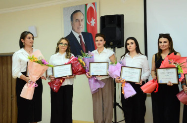 Şirvanda yüksək nailiyyətləri ilə seçilən şagird və müəllimlər təltif olunublar.