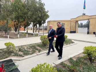 Şəhər İcra Hakimiyyətinin başçısı noyabr ayının sonuncu cümə axşamı şəhid ailəsi üzvləri ilə birlikdə Şəhidlər xiyabanını ziyarət edib.
