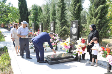 Şirvan Şəhər İcra Hakimiyyətinin başçısı İlqar Abbasov Şəhidlər xiyabanına ənənəvi ziyarətdə iştirak edib.