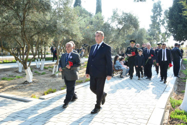 Şirvanda Zəfər Günü münasibətilə Şəhidlər Xiyabanı ziyarət olunub.