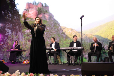 Şirvanda Ümummilli lider, Ulu Öndər Heydər Əliyevin anadan olmasının 103 illiyinə həsr olunmuş konsert təşkil edilib.
