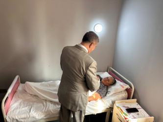 Şəhid anası müalicə aldığı xəstəxanada ziyarət edilib.