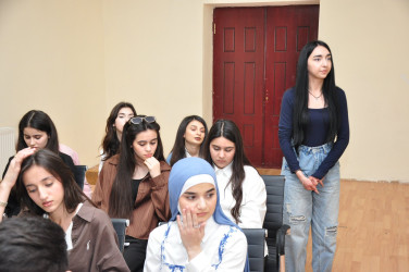 “Dövlət idarəçiliyində Azərbaycan ədəbi dilinin düzgün tətbiq olunması” mövzusunda tədbir keçirilib.