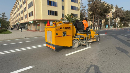 Şirvan şəhərində yol nişanlanma işlərinə başlanılıb.