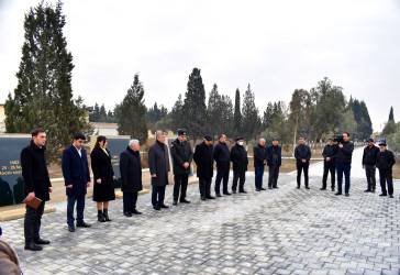 Şirvan Şəhər İcra Hakimiyyətinin başçısı ənənəvi olaraq sonuncu cümə axşamı Şəhidlər Xiyabanını ziyarət edib.