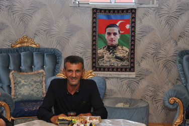 Şirvan Şəhər İcra Hakimiyyətinin başçısı İlqar Abbasov Anım Günü ərəfəsində şəhid ailələrini və müharibə əlillərini ziyarət edib.
