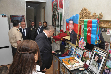 Şirvan Şəhər İcra Hakimiyyətinin başçısı İlqar Abbasov Anım Günü ərəfəsində şəhid ailələrini və müharibə əlillərini ziyarət edib.