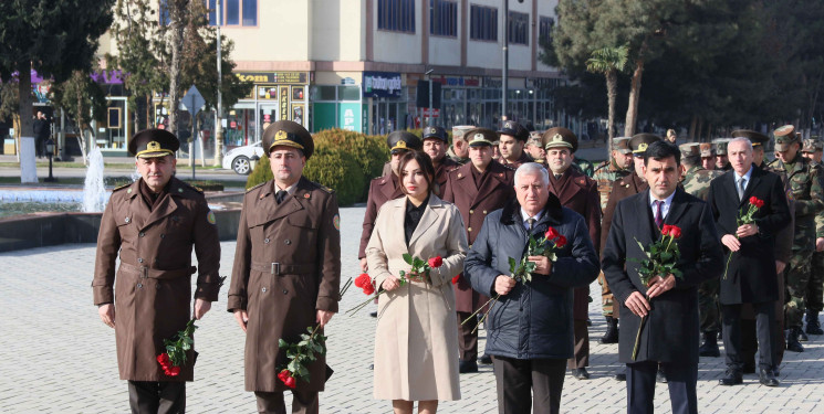 16 dekabr - Fövqəladə Hallar Nazirliyi işçilərinin peşə bayramı günü qeyd olunub.