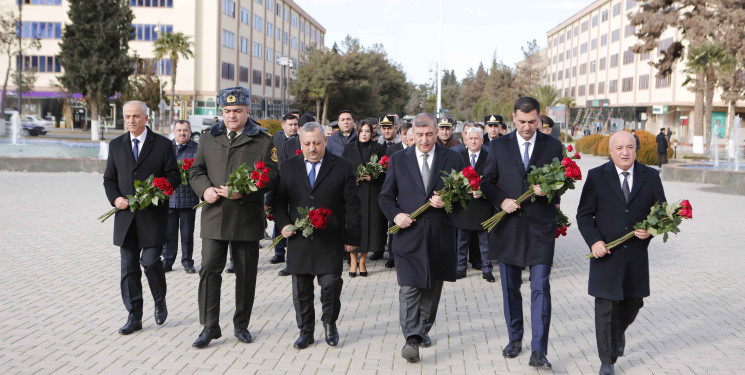 20 Yanvar faciəsinin 35-ci ildönümü Şirvan şəhərində silsilə tədbirlərlə qeyd olunub.