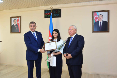 Şirvanda yüksək bal toplayan məzunlarla görüş keçirilib.