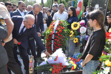 Şəhid polkovnik-leytenant Rəşad Hüseynovun xatirəsi anılıb.