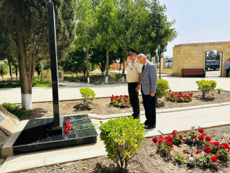 Şirvan Şəhər İcra Hakimiyyətinin başçısı “Konstitusiya və Suverenlik İli” çərçivəsində Müstəqillik Günü münasibətilə şəhid ailələri ilə birlikdə Şəhidlər Xiyabanını ziyarət edib.