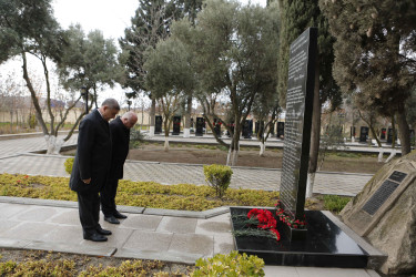 Şirvan Şəhər İcra Hakimiyyətinin başçısı noyabr ayının sonuncu cümə axşamı Şəhidlər xiyabanını ziyarət edib, şəhid ailələri ilə görüşüb.