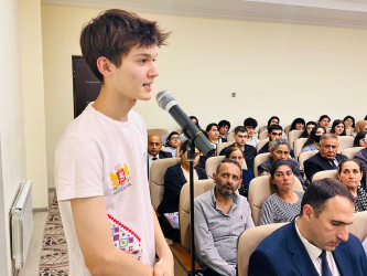 Şirvan Şəhər İcra Hakimiyyətinin başçısı İlqar Abbasov  növbəti səyyar görüş keçirib.