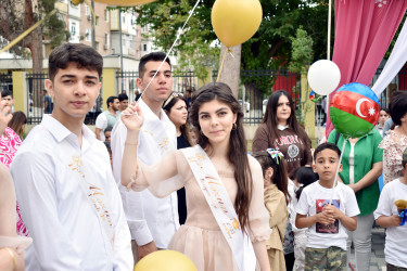 Şirvan Şəhər İcra Hakimiyyətinin başçısı “Son zəng” tədbirində iştirak edib