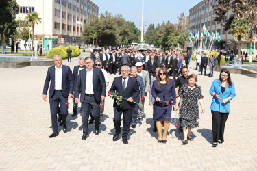 Şirvanda Ümummilli lider, Ulu Öndər Heydər Əliyevin anadan olmasının 102-ci ildönümü münasibətilə xatirəsi anılıb.
