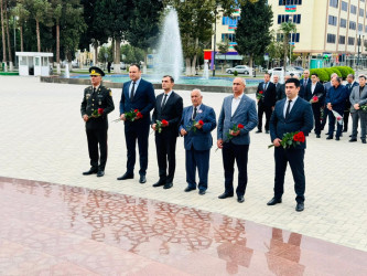 Şirvanda 18 oktyabr – Müstəqilliyin Bərpası Günü qeyd edilib.