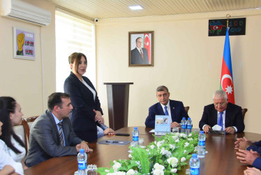 Şirvanda yüksək bal toplayan məzunlarla görüş keçirilib.