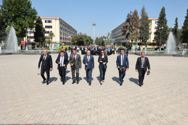 Şirvanda Ümummilli lider, Ulu Öndər Heydər Əliyevin anadan olmasının 102-ci ildönümü münasibətilə xatirəsi anılıb.
