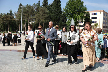 Şirvanda Ümummilli lider, Ulu Öndər Heydər Əliyevin anadan olmasının 102-ci ildönümü münasibətilə xatirəsi anılıb.