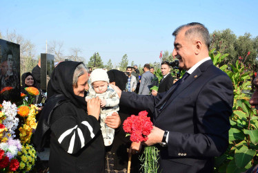Şirvanda Zəfər Günü münasibətilə Şəhidlər Xiyabanı ziyarət olunub.