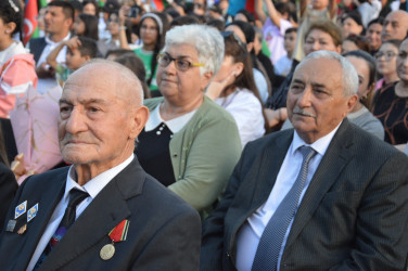 Şirvanda Ümummilli lider, Ulu Öndər Heydər Əliyevin anadan olmasının 102-ci ildönümünə həsr olunmuş konsert təşkil edilib.