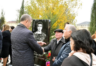 Zəfər Günü münasibətilə Şəhidlər Xiyabanı ziyarət olunub.