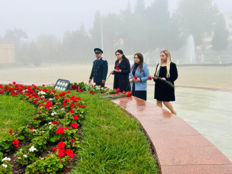 22 noyabr - ədliyyə işçilərinin peşə bayramı günüdür.