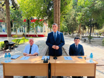 Şirvan Şəhər İcra Hakimiyyətinin başçısı İlqar Abbasov sakinlərlə növbəti səyyar görüş keçirib.