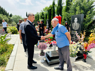 Şirvan Şəhər İcra Hakimiyyətinin başçısı “Konstitusiya və Suverenlik İli” çərçivəsində Müstəqillik Günü münasibətilə şəhid ailələri ilə birlikdə Şəhidlər Xiyabanını ziyarət edib.