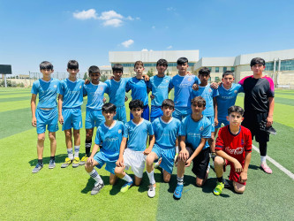 Şirvan Şəhər İcra Hakimiyyətinin başçısı İlqar Abbasov futbol turnirinin açılış mərasimində iştirak edib.