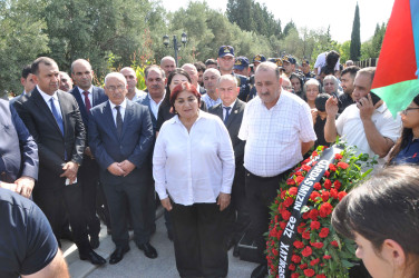 Şəhid polkovnik-leytenant Rəşad Hüseynovun xatirəsi anılıb.