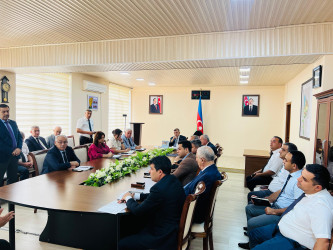 Şirvan Səhər İcra Hakimiyyətinin başçısı İlqar Abbasov növbəti vətəndaş qəbulu keçirib.