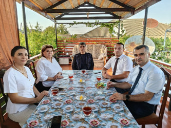 Şirvan şəhərində Anım Günü ərəfəsində şəhid ailələri və müharibə əlilləri ziyarət olunur.