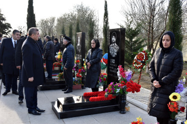 Şirvan Şəhər İcra Hakimiyyətinin başçısı ilin sonuncu cümə axşamında Dünya Azərbaycanlılarının Həmrəylik Günü və Yeni il bayramı münasibətilə şəhid ailələri ilə görüşüb.